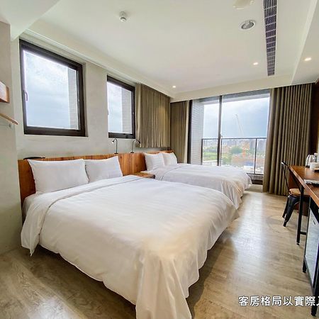 Central Land Hotel Taichung Exterior photo