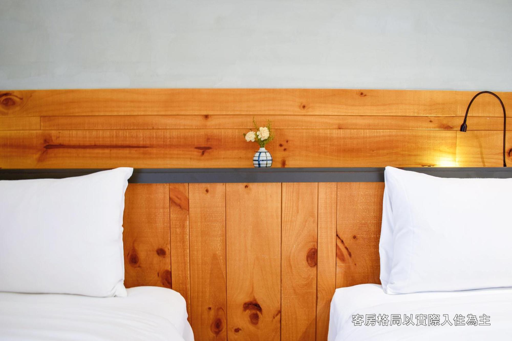 Central Land Hotel Taichung Room photo