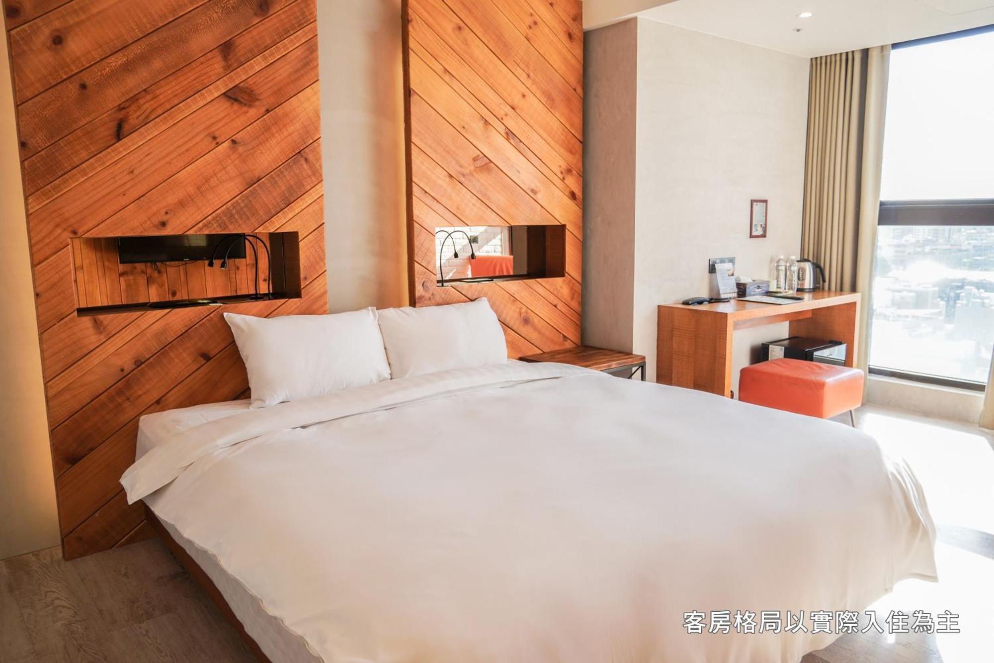 Central Land Hotel Taichung Exterior photo