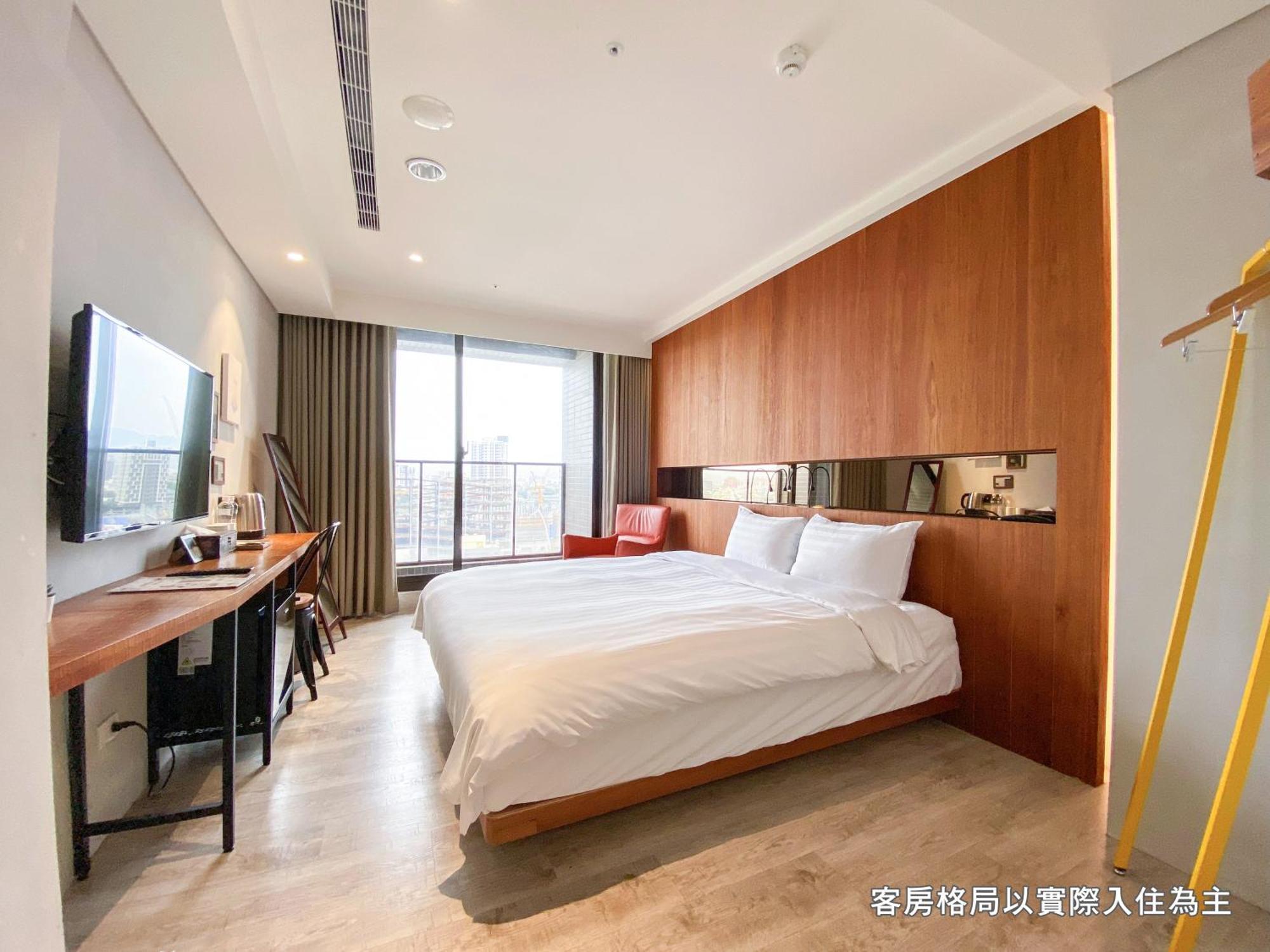 Central Land Hotel Taichung Exterior photo