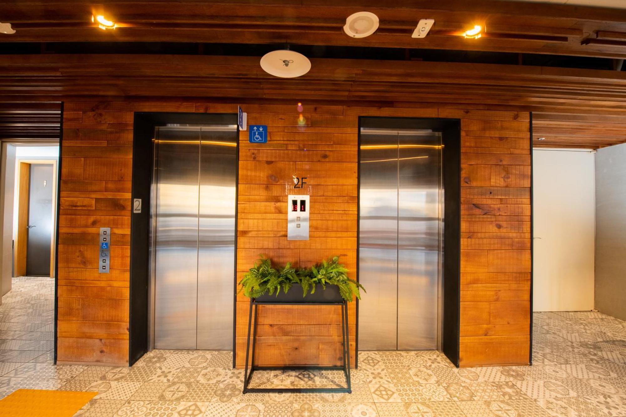 Central Land Hotel Taichung Exterior photo