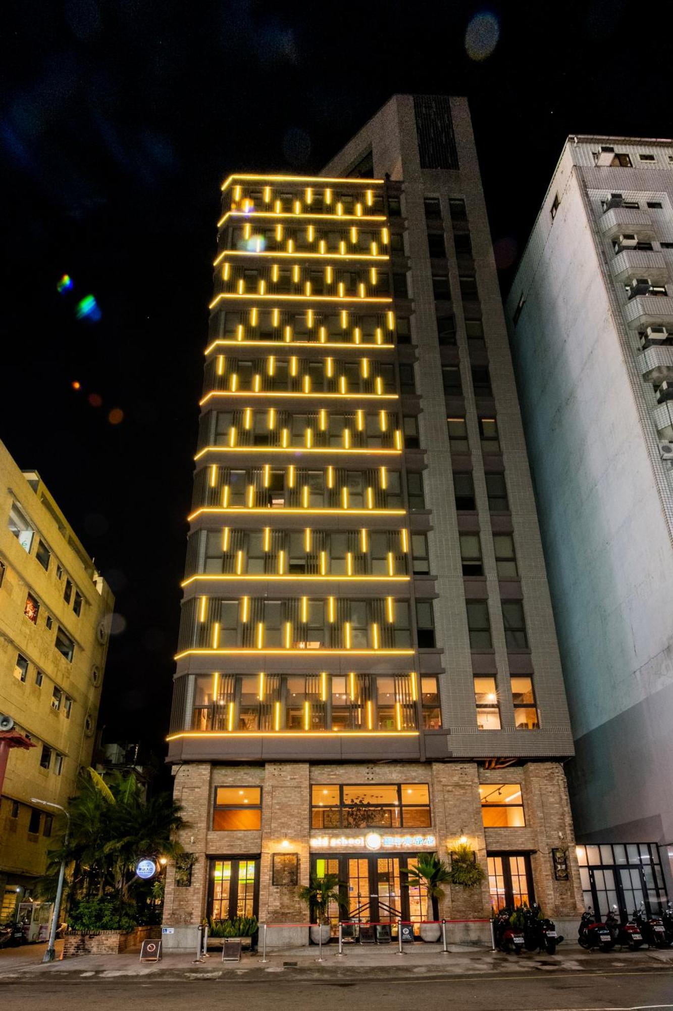Central Land Hotel Taichung Exterior photo